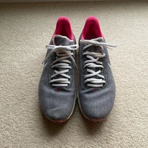 Nike hex zoom strobel react foam flyknit golf shoes.